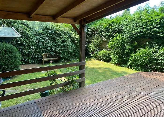 샬레 Ruim Privacyvol Met Overdekt Terras 에르멜로